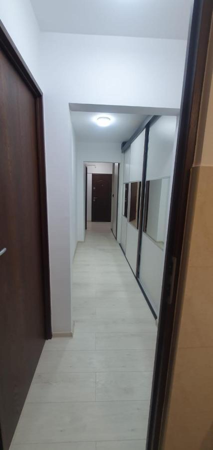 Apartament 3 Spatios Apartment